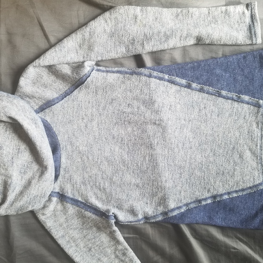 KUHL Nova women's pull over sweater